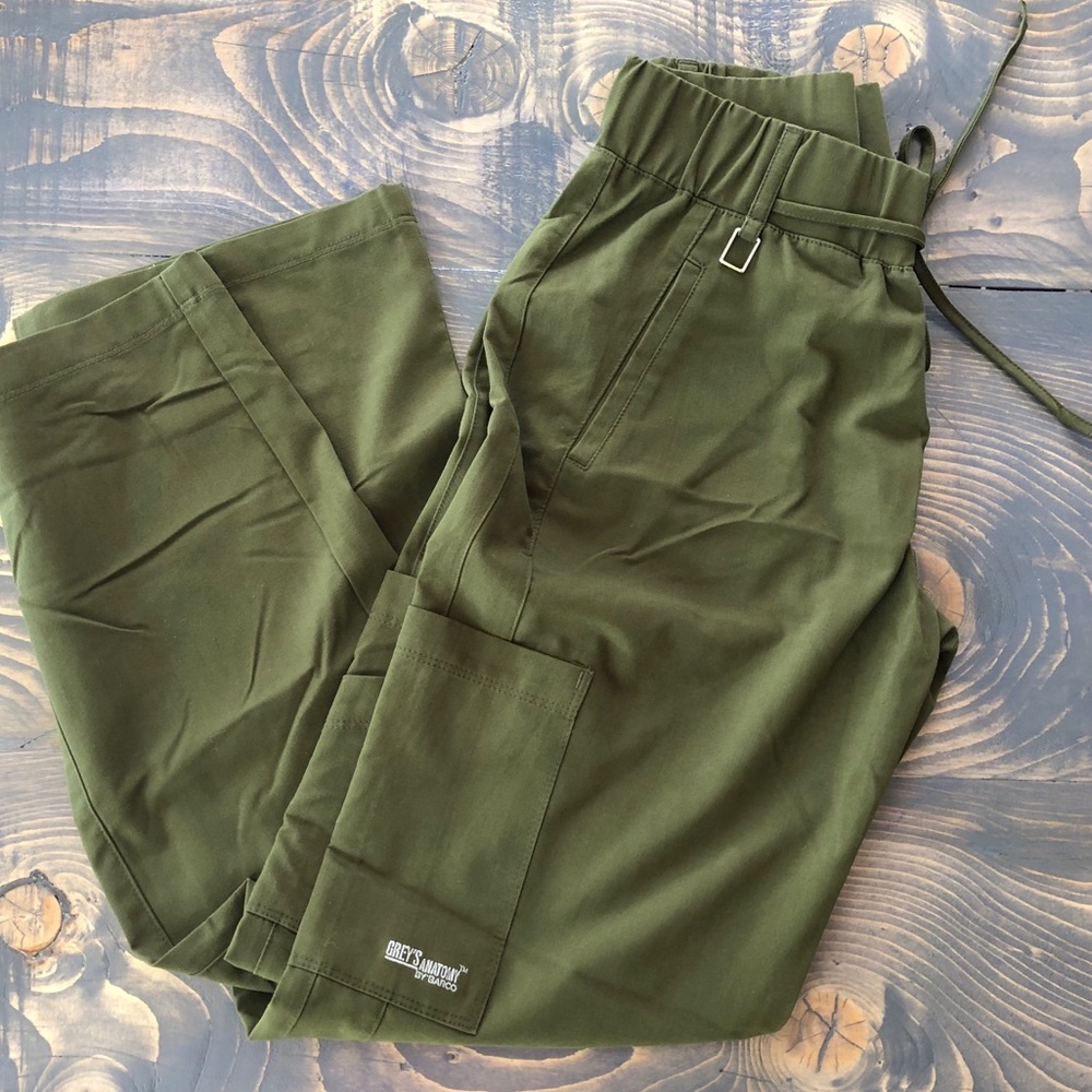 Scrub pants like new